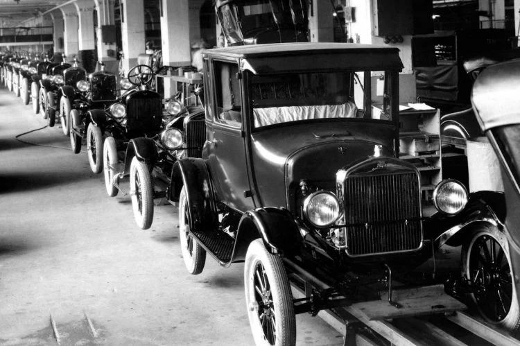Fim do Fordismo? Como a Ford está reinventando sua produção para a era dos carros elétricos