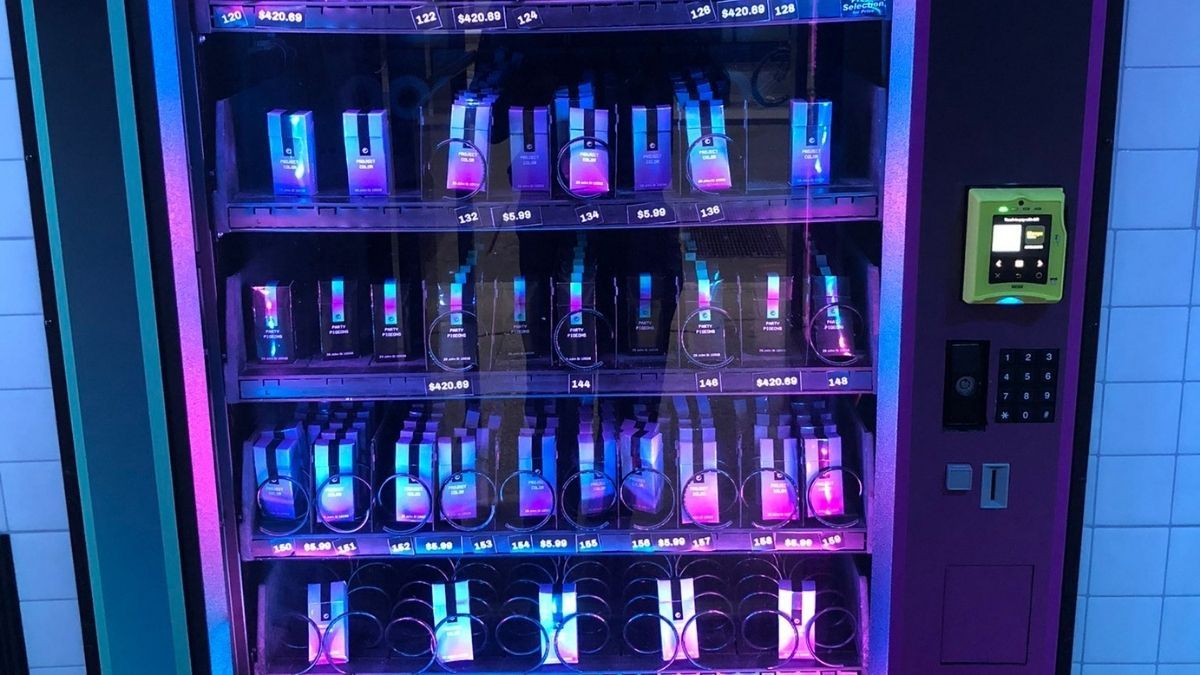 Máquina de NFT como funciona a NFT vending machine
