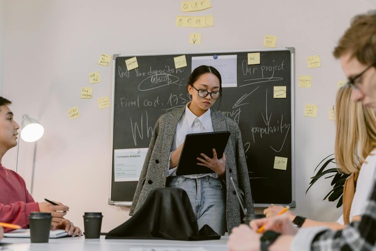 Por que a motivação sumiu das empresas e o que deve entrar no lugar
