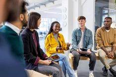 IA ameaça a linha sucessória: jovens já perdem espaço no mercado