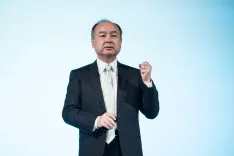 IA não é bolha, é o "novo petróleo global", diz o bilionário por trás do SoftBank